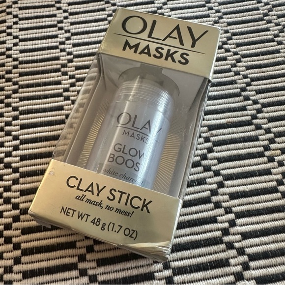 Olay Masks Glow Boost Clay Stick White Charcoal Mineral Complex - 1.7 oz - Picture 2 of 4